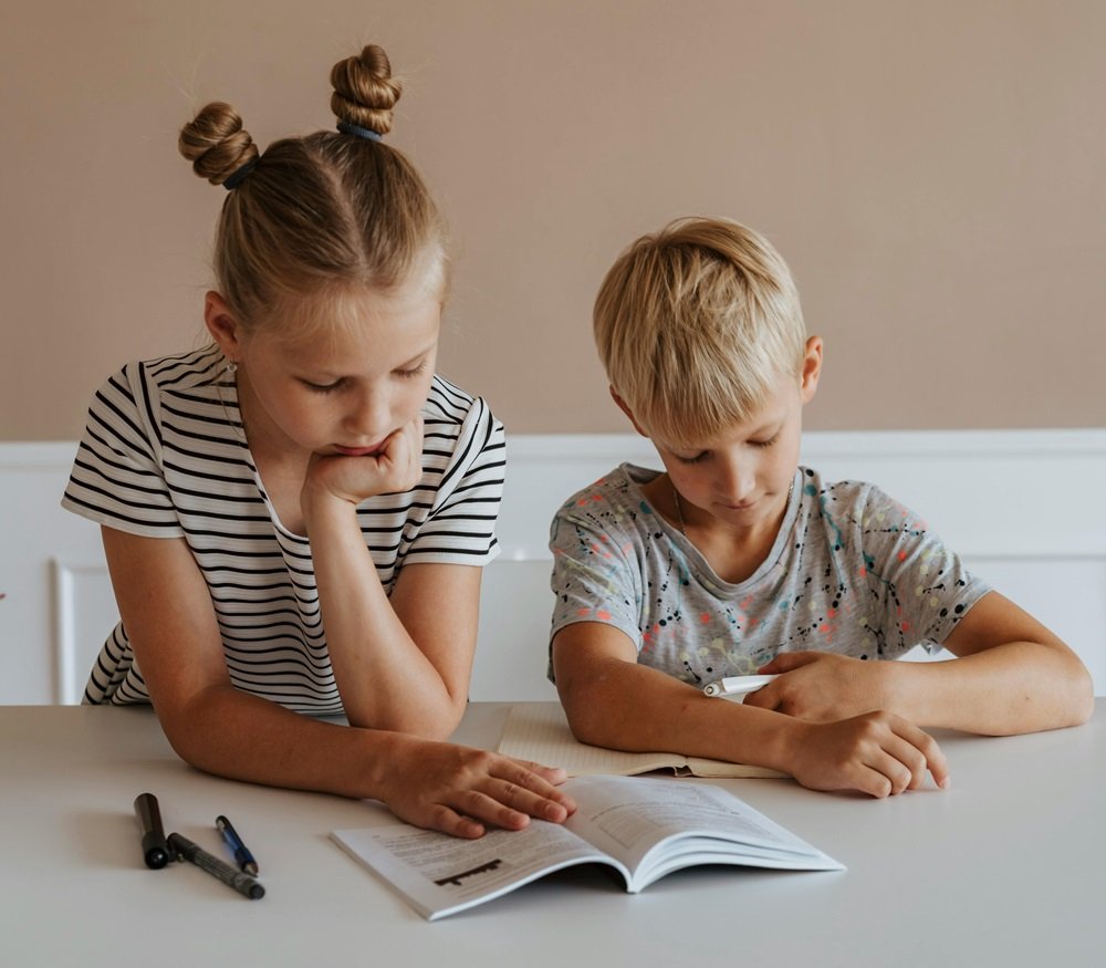 Eldest Daughter Syndrome: Unveiling the Hidden Pressures on Firstborn Girls