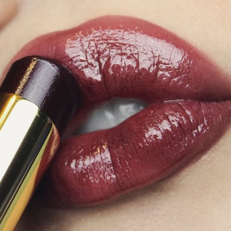 Black Cherry Makeup: The Bold, Luxe Beauty Trend Taking Over 2025