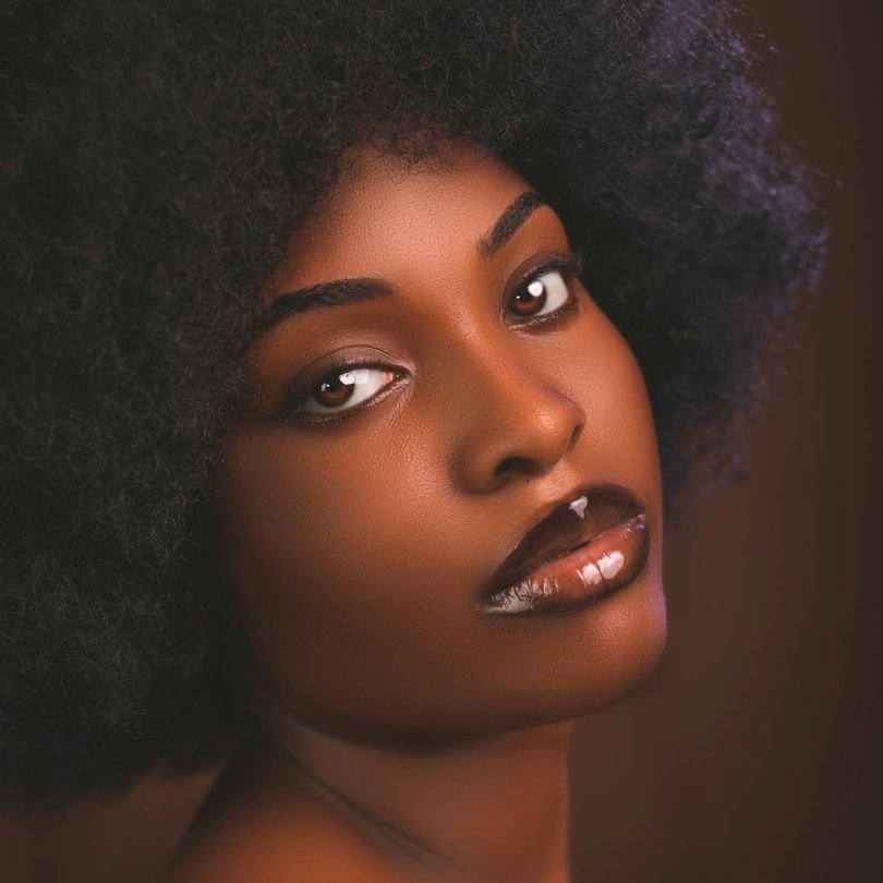 Food-Inspired Beauty Trends 2025: From Gingerbread Nails to Latte Makeup