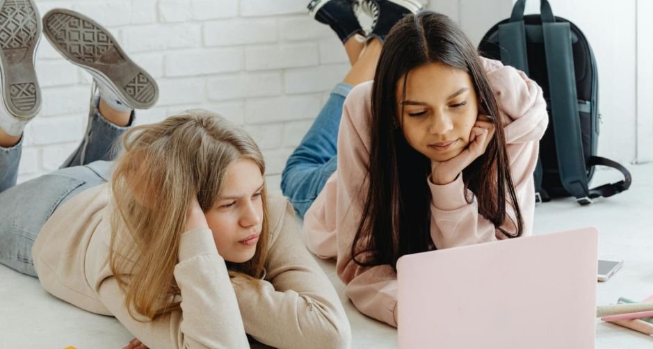 Whitefox, The North Face & Longchamp: Why These Brands Rule UK Secondary Schools Whitefox, The North Face & Longchamp: Why These Brands Rule UK Secondary Schools